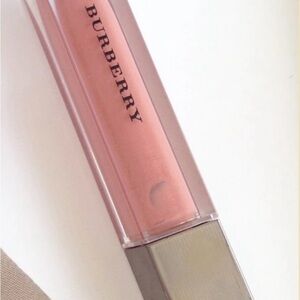 Burberry  Lip Glow Gloss #9 Nude Beige New in box